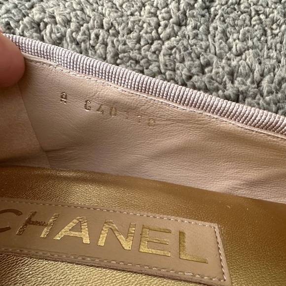 Chanel Women's Cap Toe Ballerina Logo Flats - Beige 36.5 - Picture 8 of 11